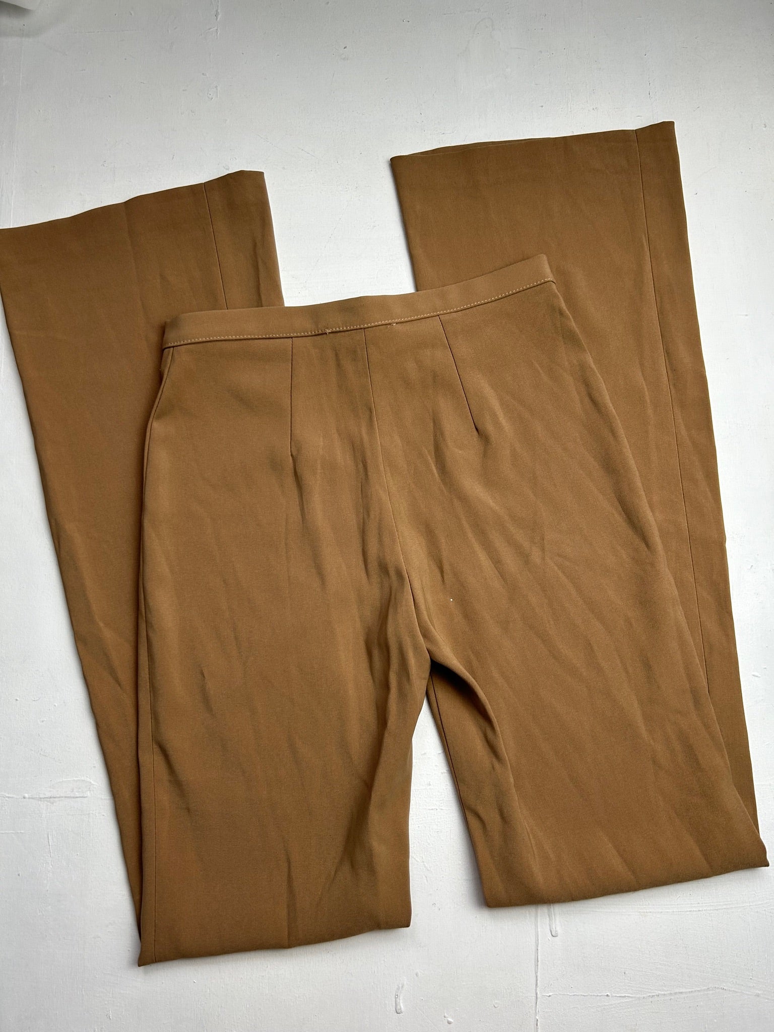 Camel mid rise flare office pants (XS/S)