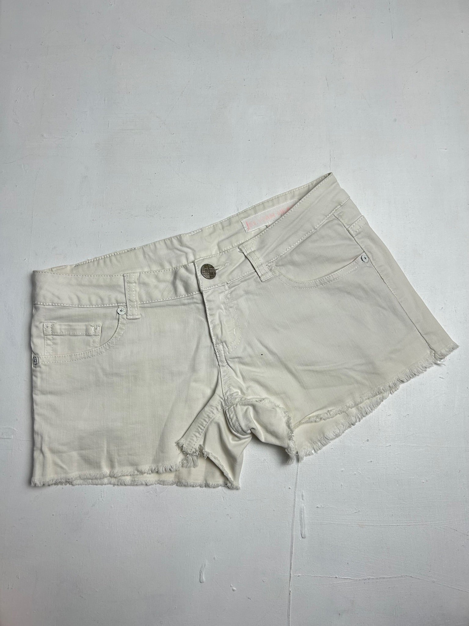 White denim low rise mini/micro short (S)