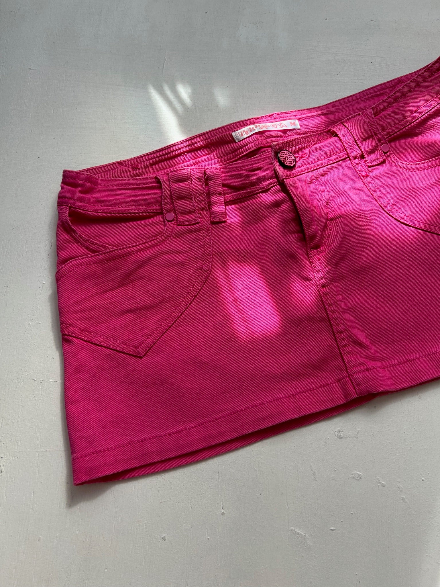 Pink denim low rise mini y2k 90s vintage skirt (M)