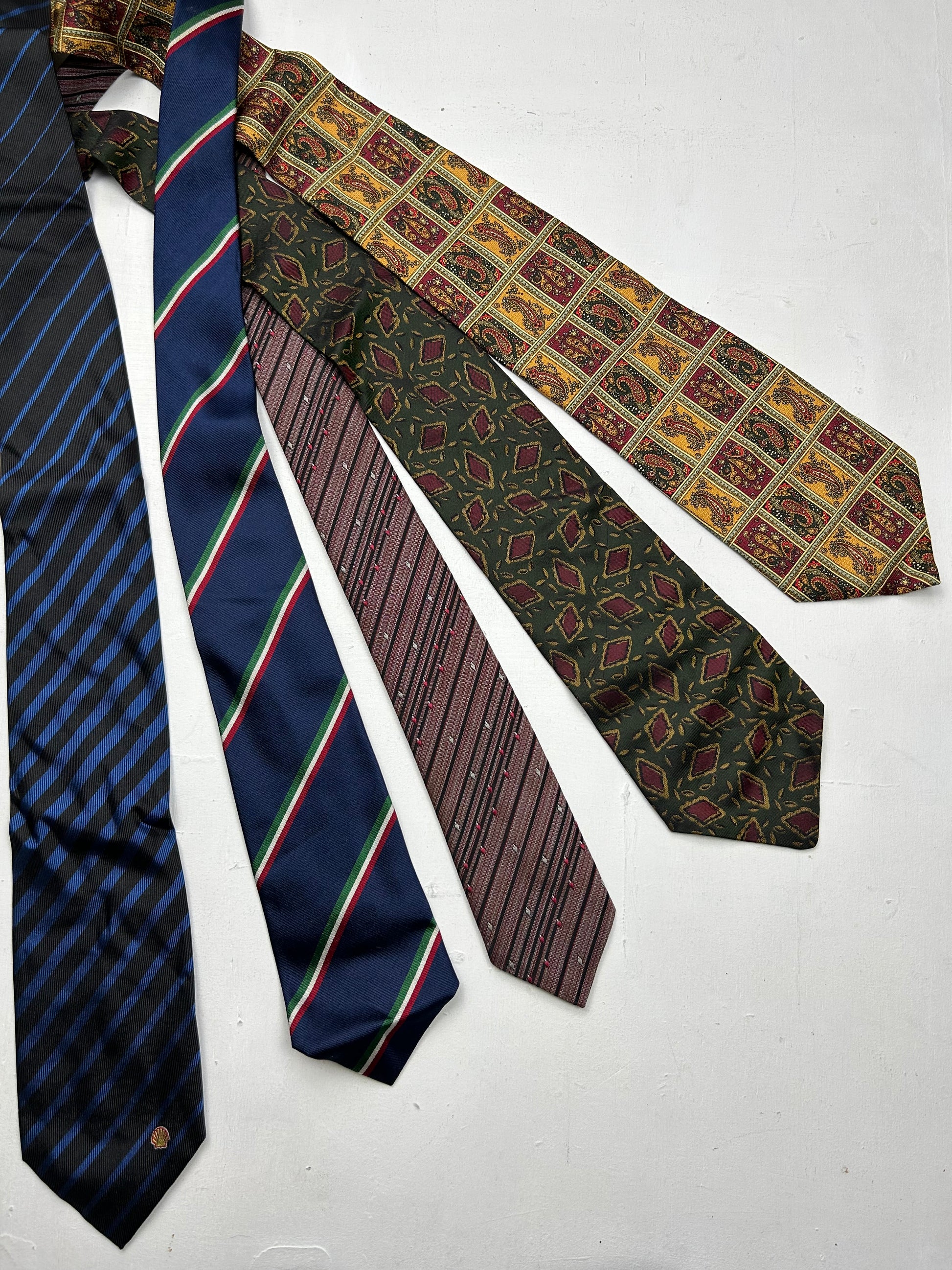 100% silk khaki graphic print y2k vintage tie