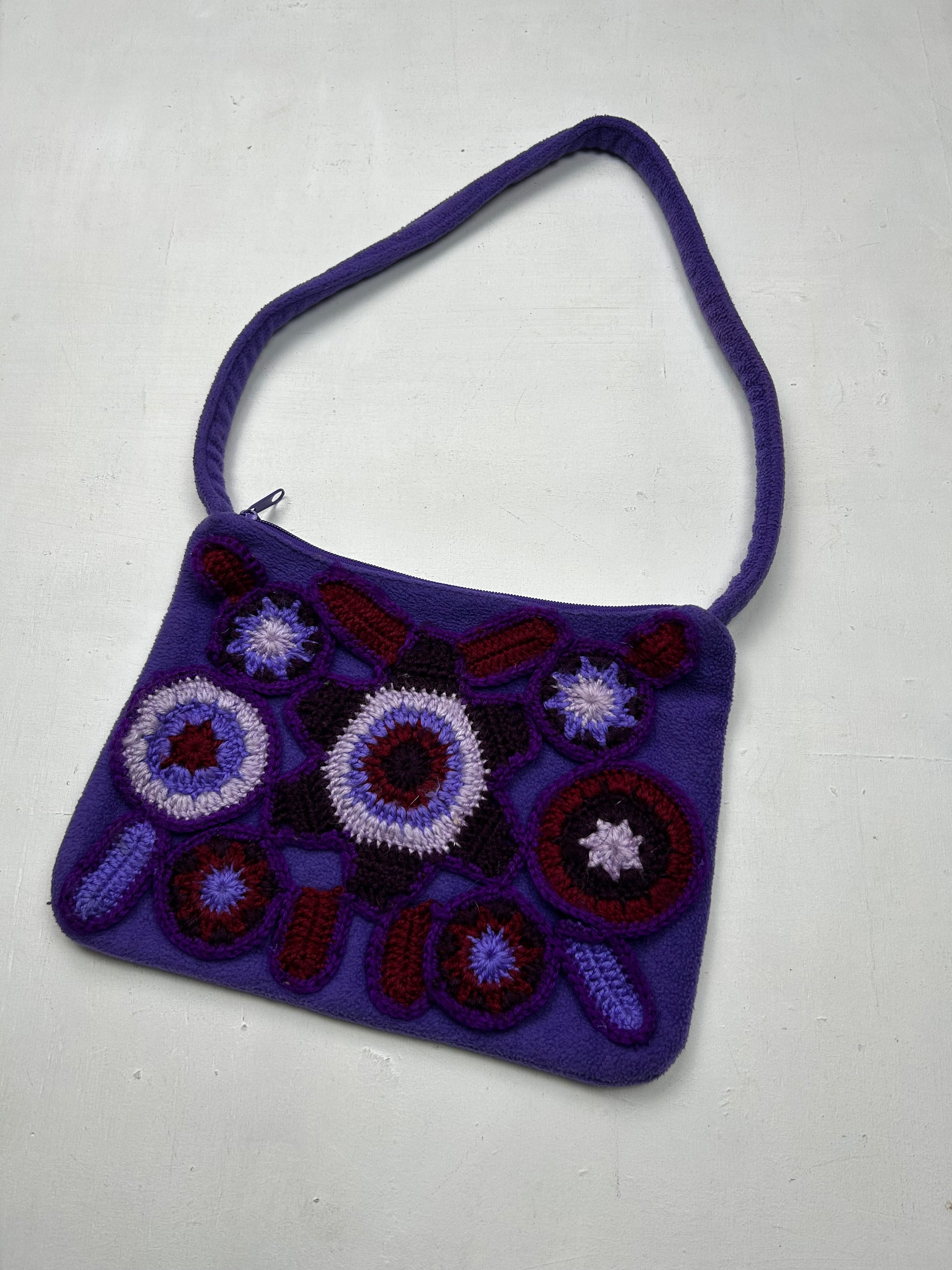 Purple fleece embroidered besace shoulder bag