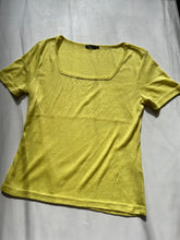 Load image into Gallery viewer, Yellow square neck crochet y2k 90s knitted jumper tee (M)