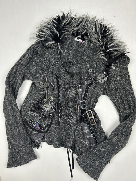 Grey faux fur zip up jumper jacket (M/L)