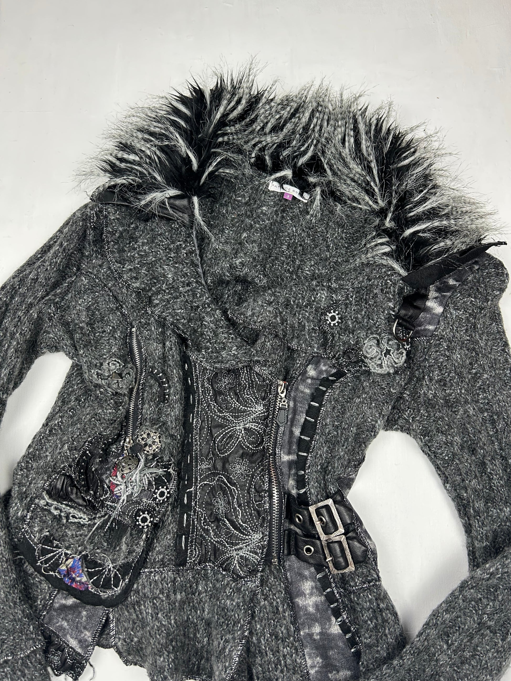 Grey faux fur zip up jumper jacket (M/L)