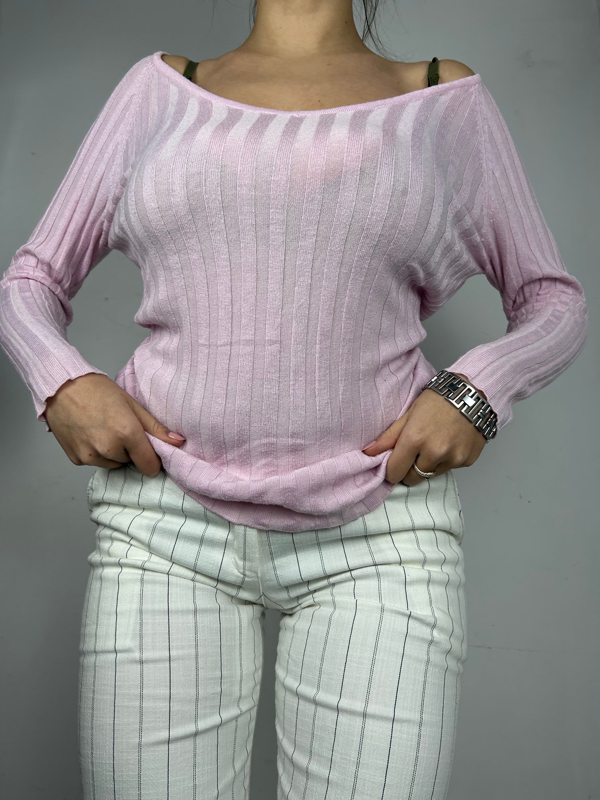 Baby pink large V neck ribbed jumper (M)