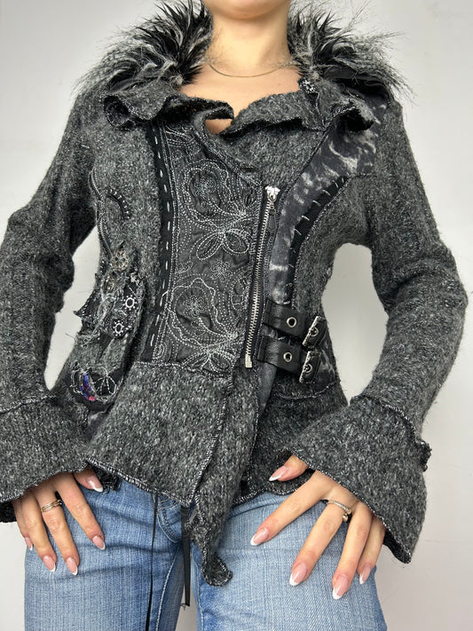 Grey faux fur zip up jumper jacket (M/L)