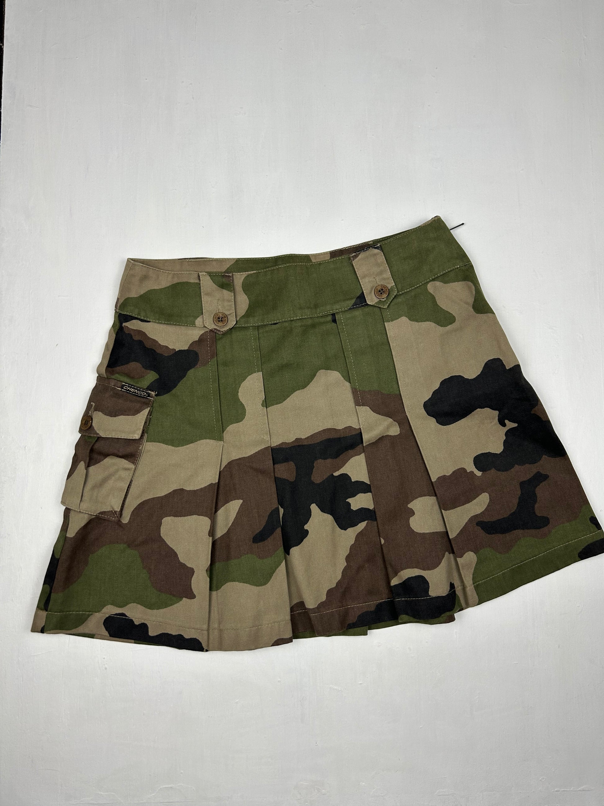 Khaki camo print denim pleated skirt (M)