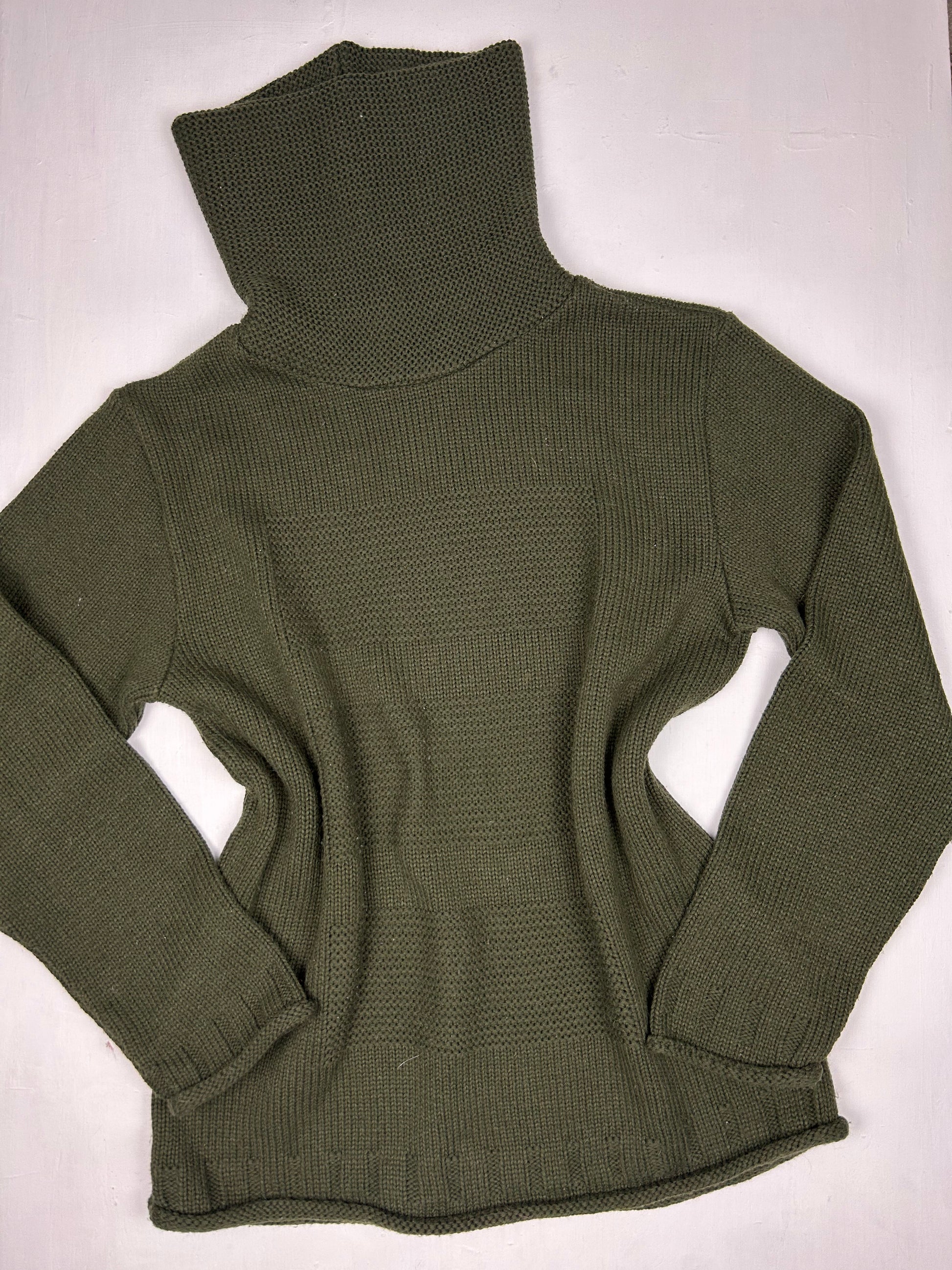 Khaki turtleneck jumper (M/L)