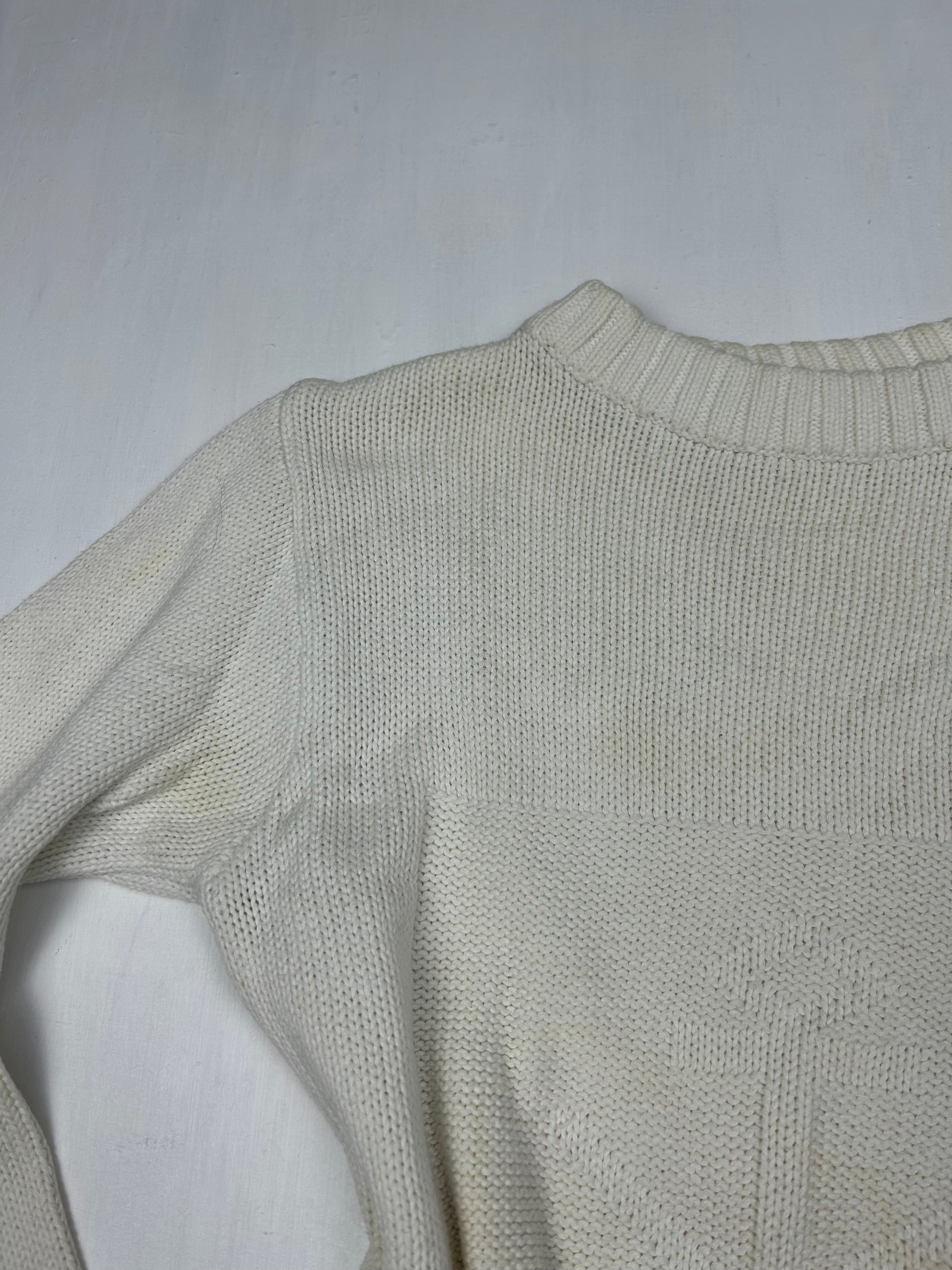 White round neck knitter jumper (S)