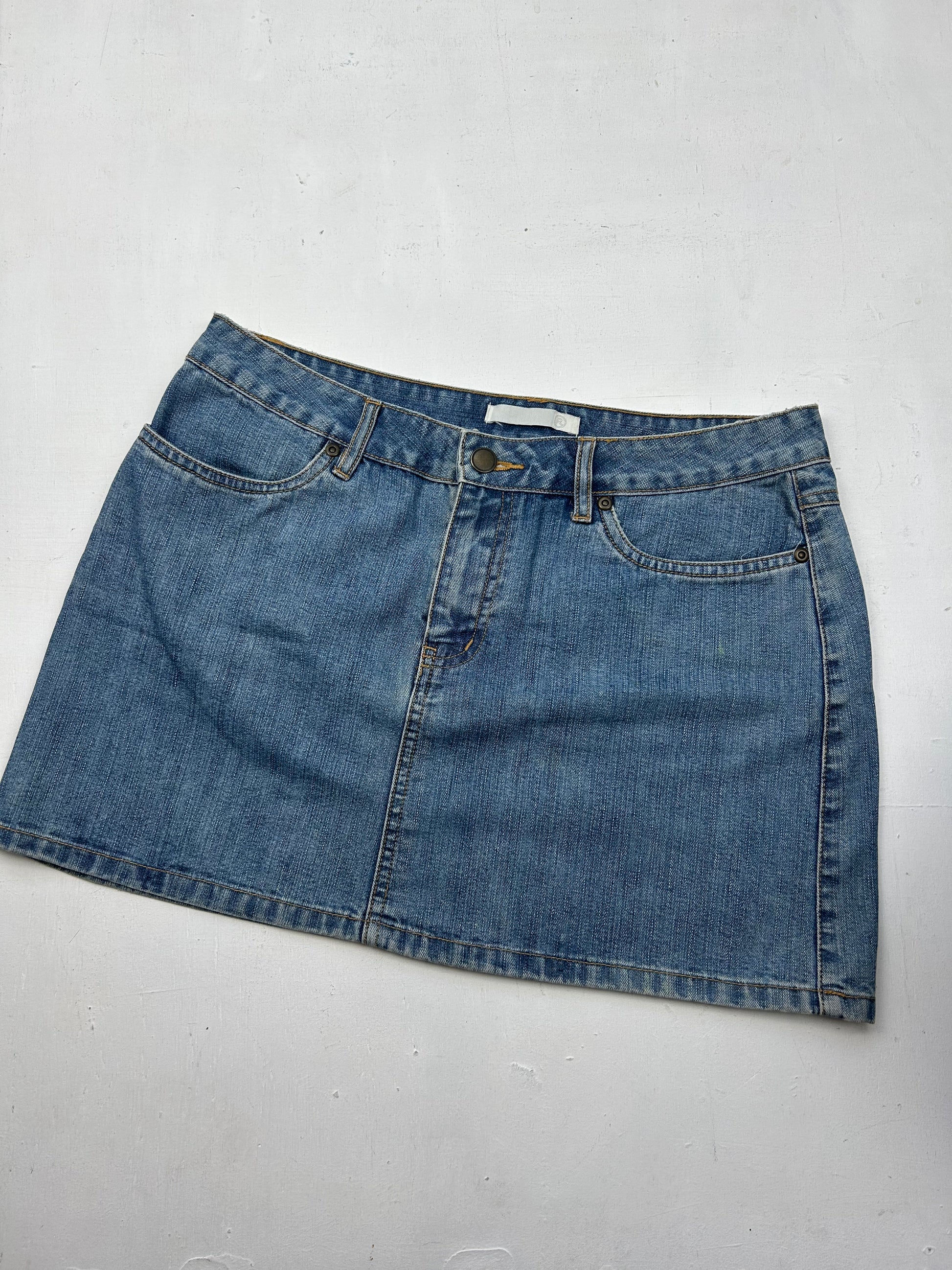 Blue denim low rise mini skirt (M)