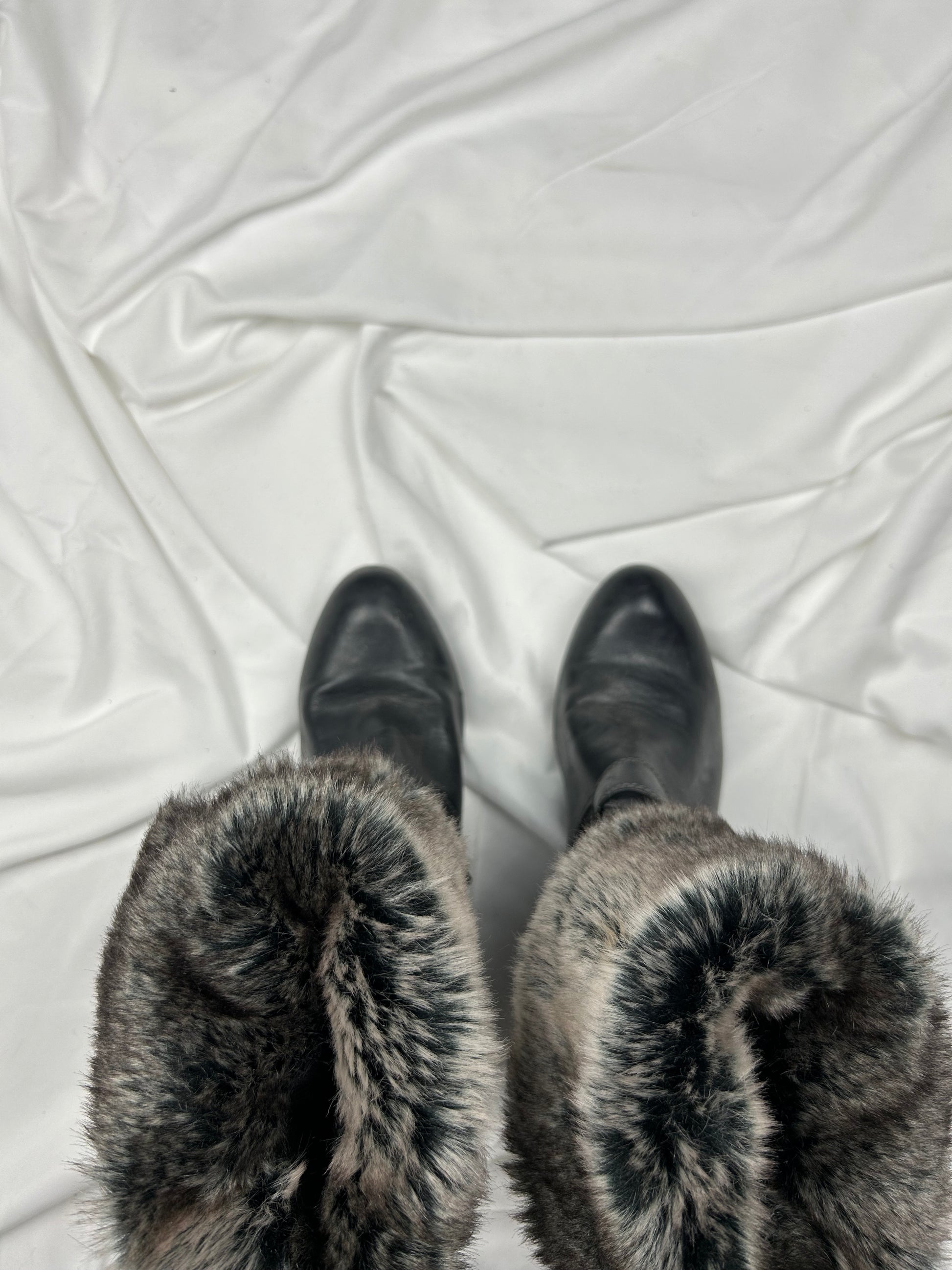 Black faux fur mid boots shoes (39)