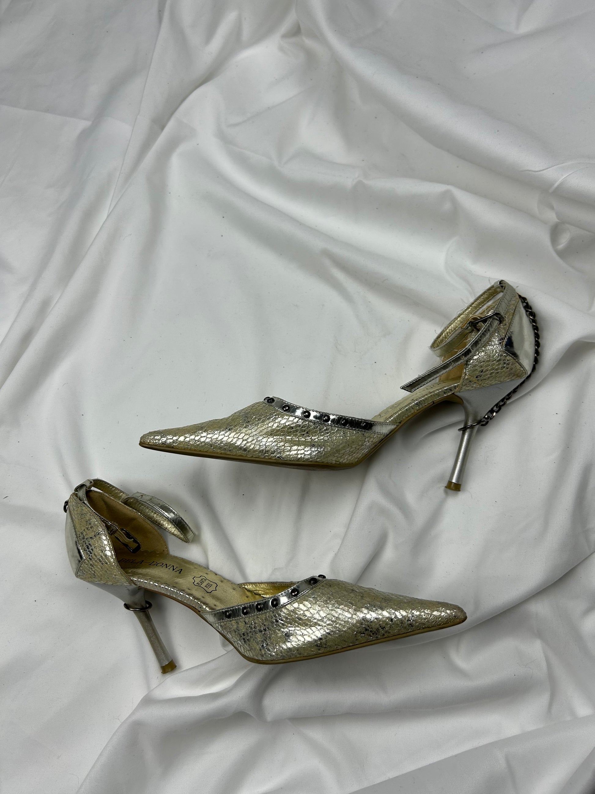 Gold  pointed toes kitten heels shoes (37)