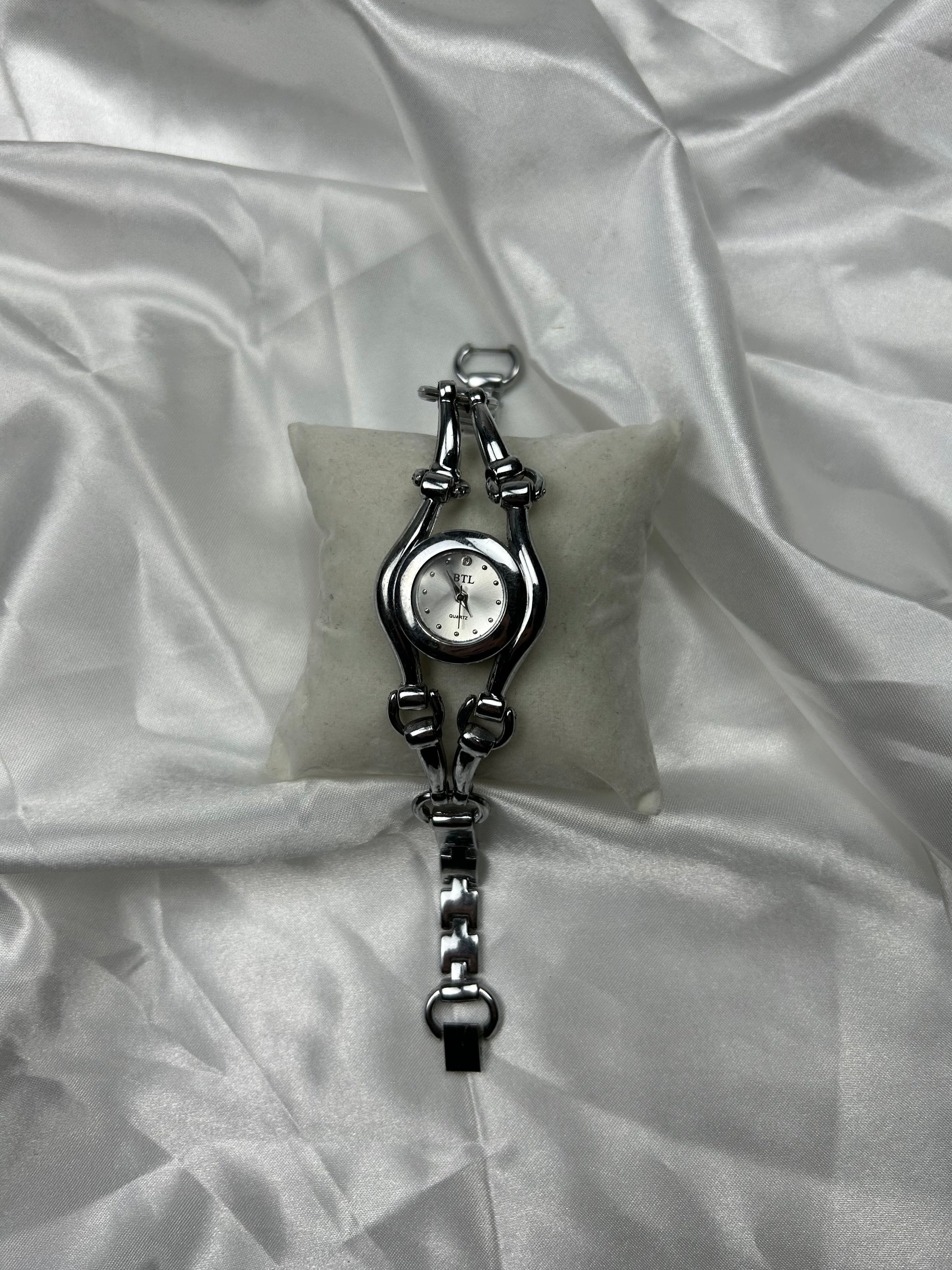 Vintage stainless steel silver bracelet watch jewelry