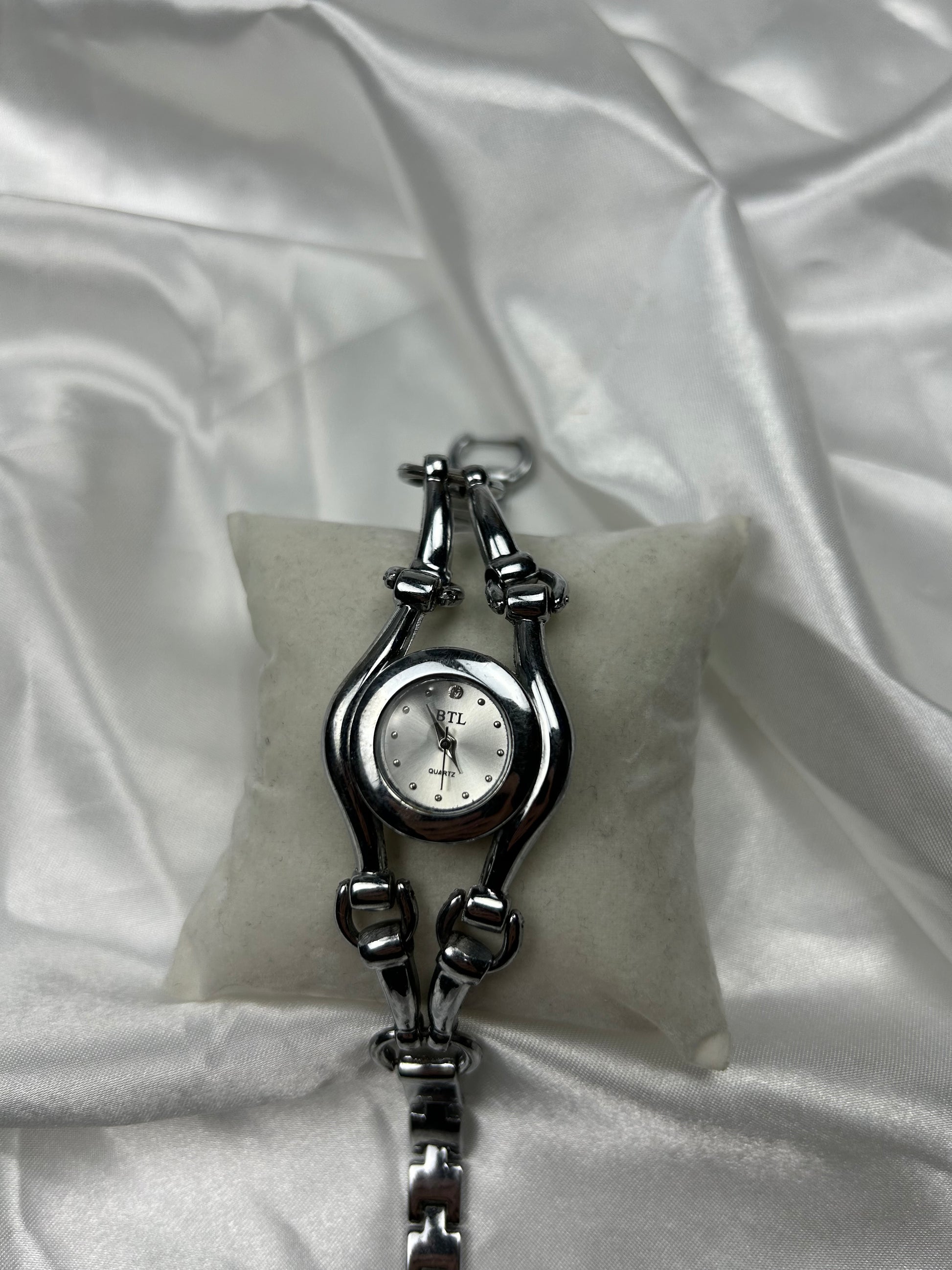 Vintage stainless steel silver bracelet watch jewelry