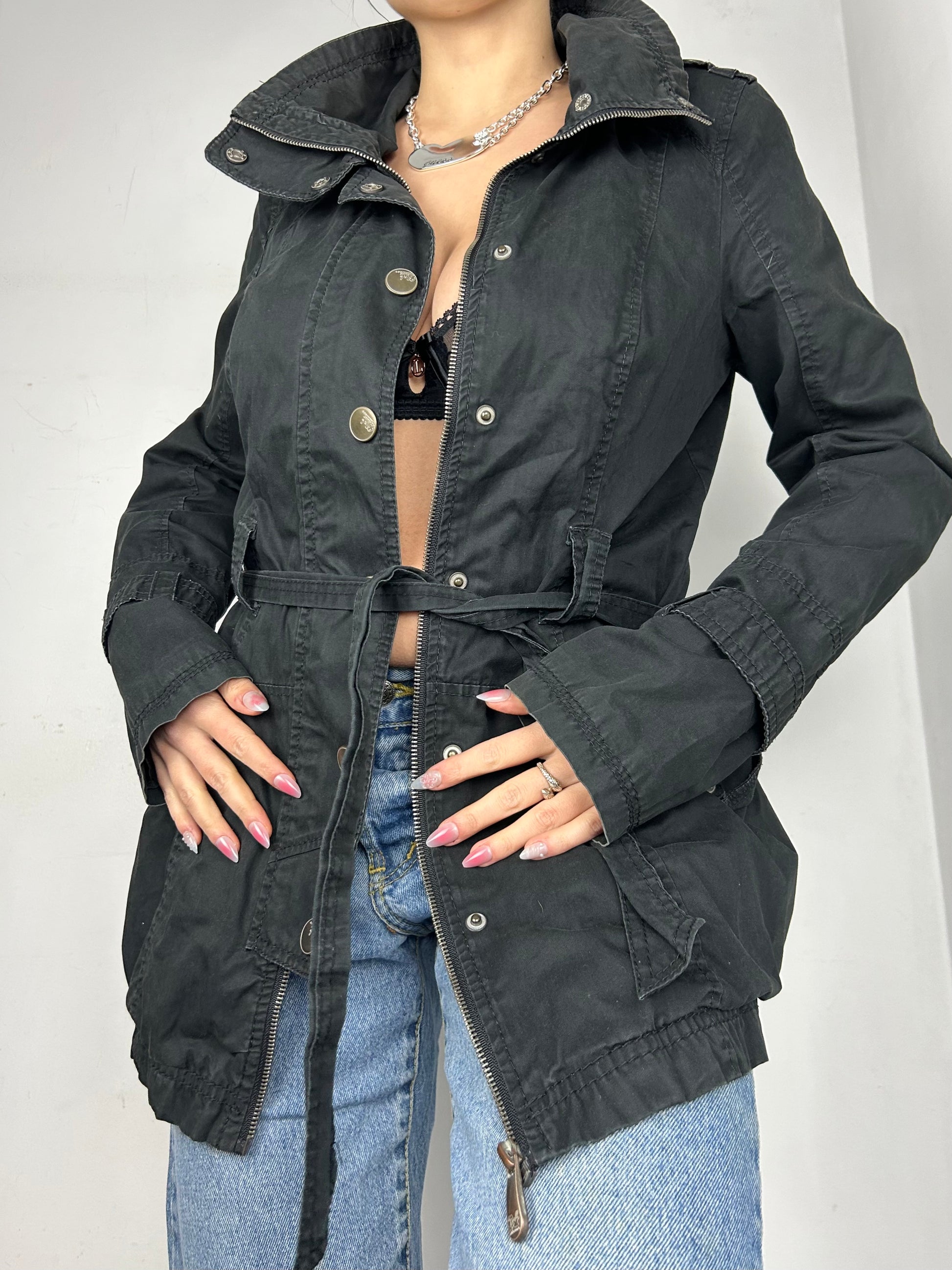 Black biker jacket with belt (S/M)