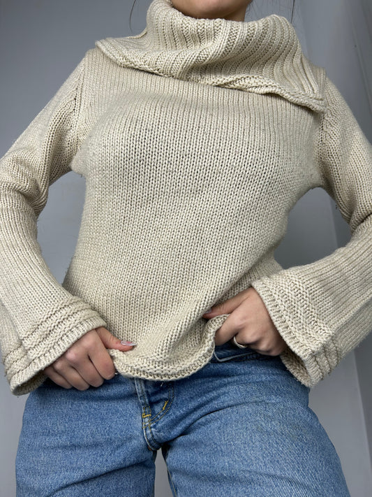 Beige  turtleneck jumper (S/M)