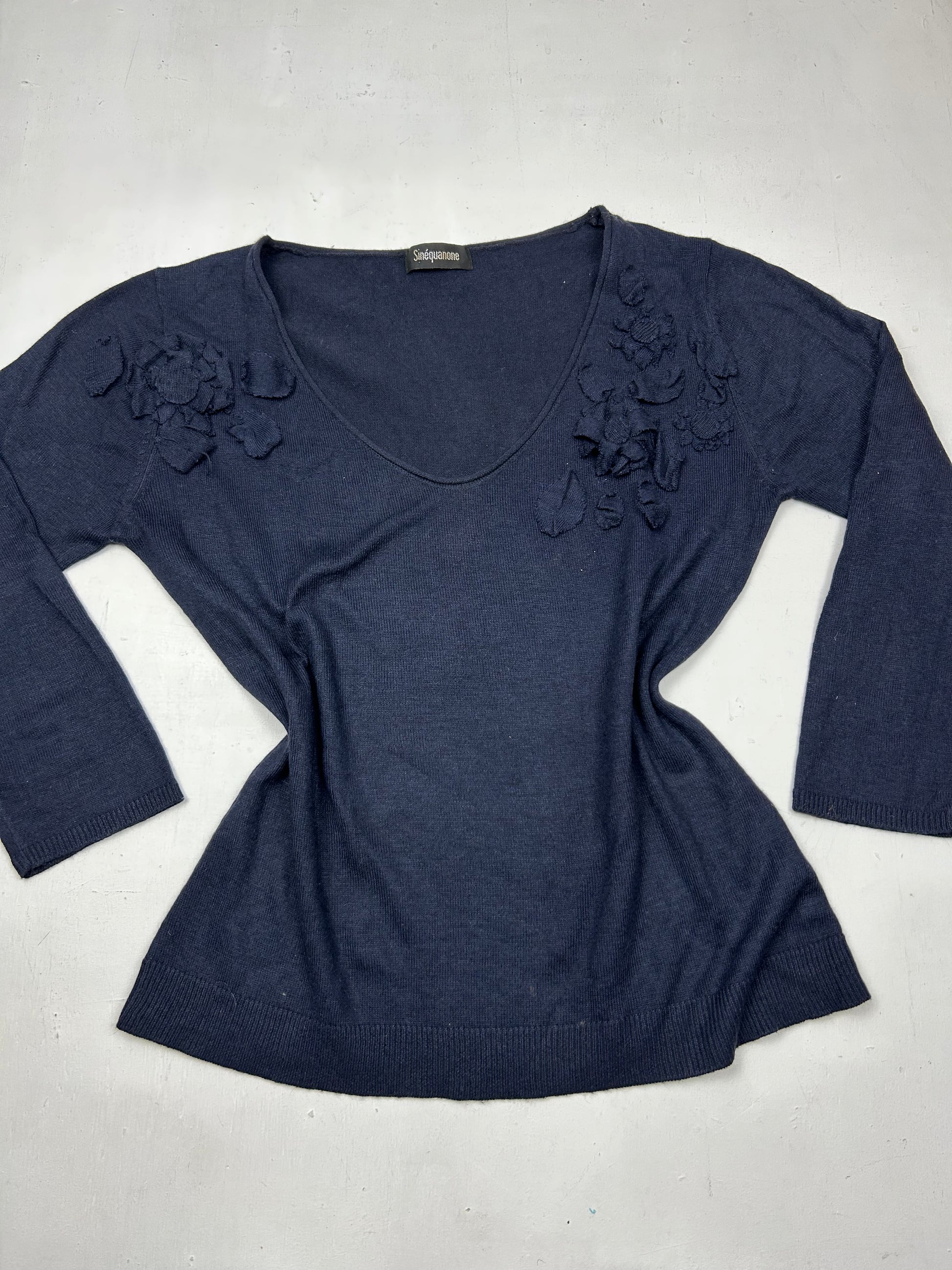 Navy blue flower appliqué jumper (S/M)