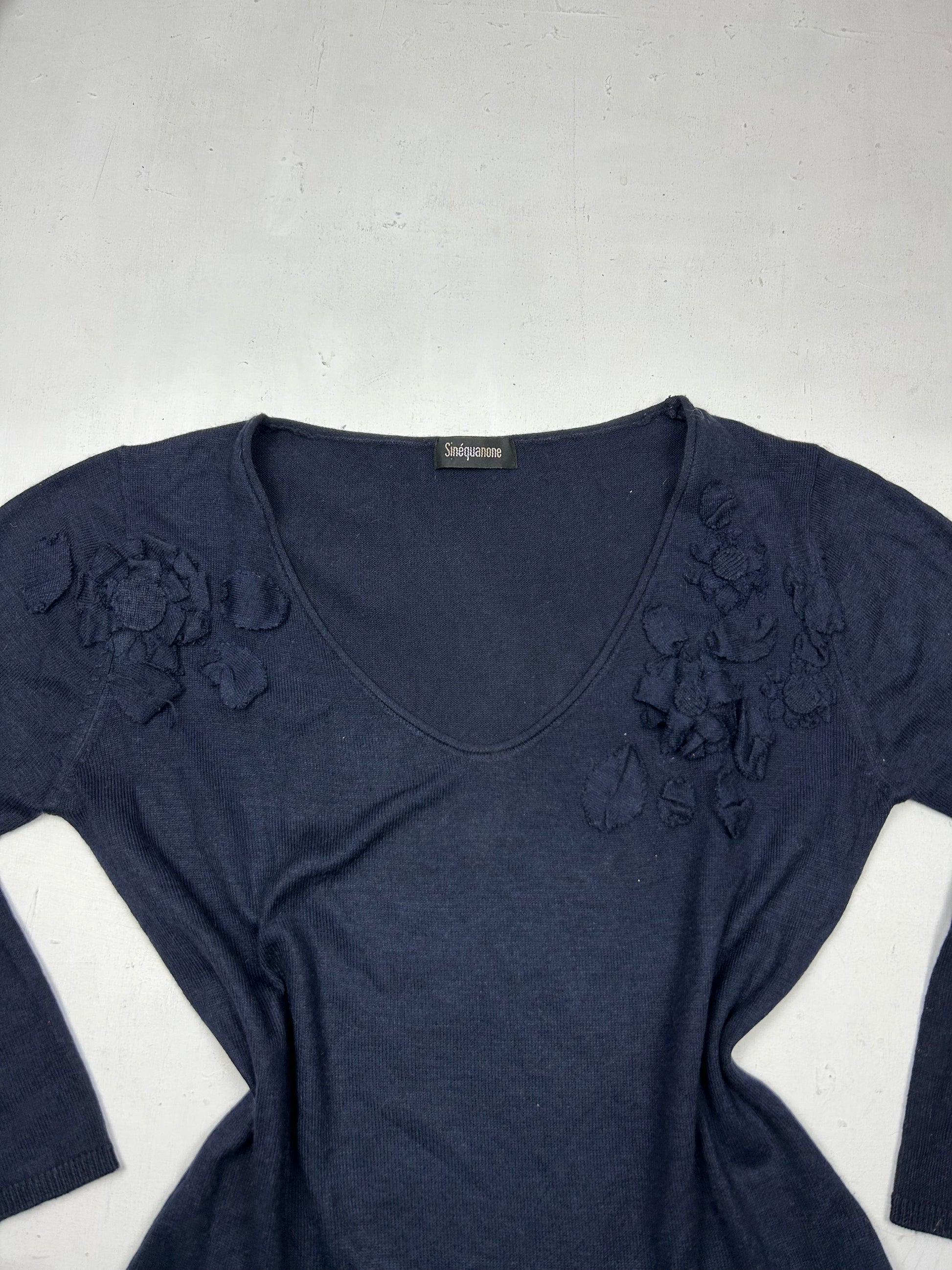 Navy blue flower appliqué jumper (S/M)