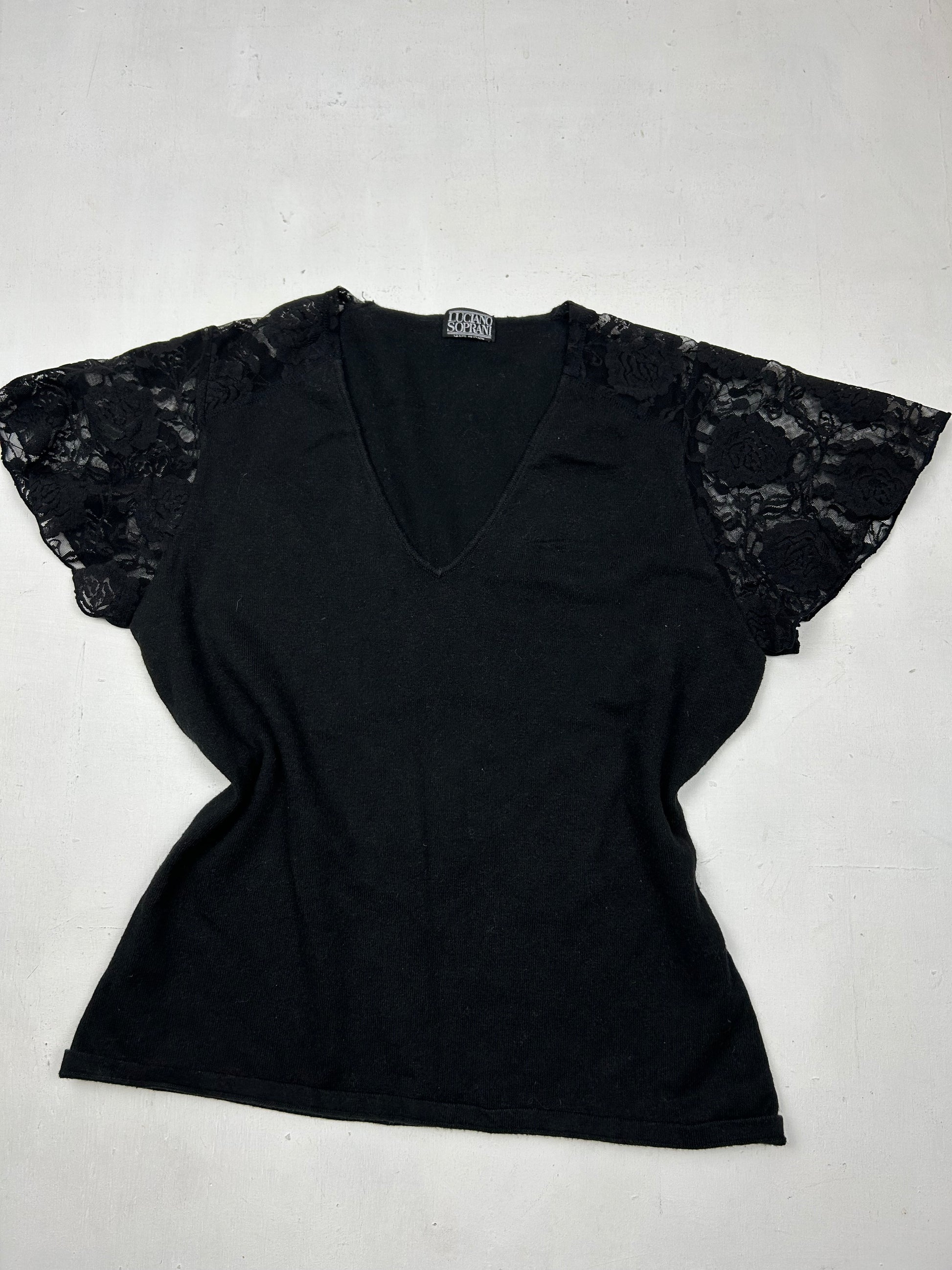 Black lace detail tee (M)