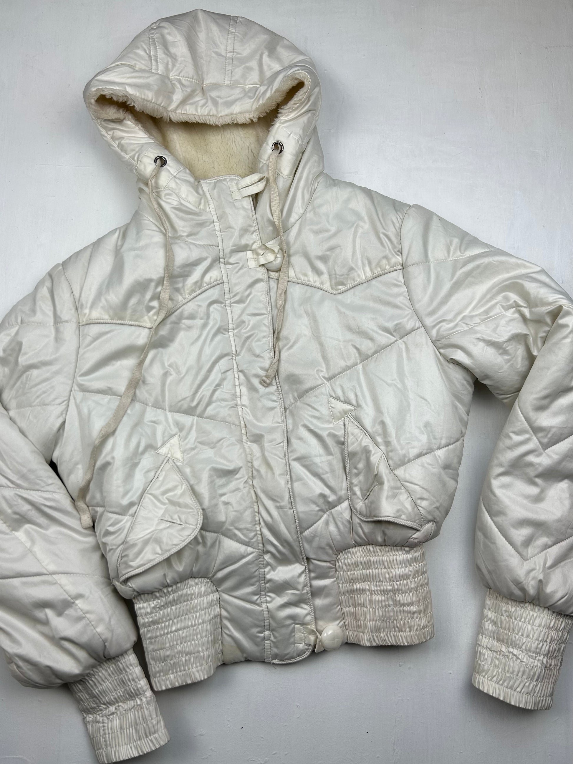 White zip up puffer jacket (S)