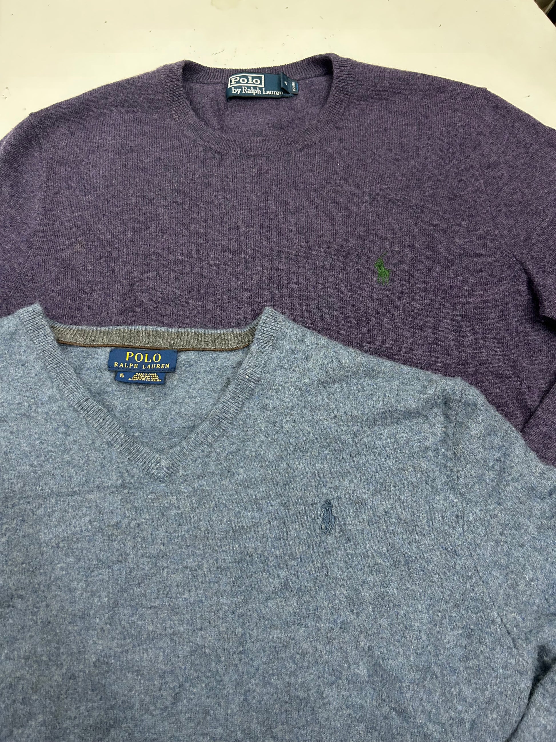 Purple round neck wool unisex 90s jumper  (M)