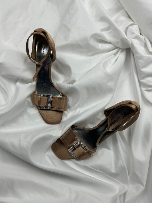 Beige  kitten heels gems buckle shoes (37)