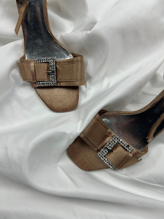 Beige  kitten heels gems buckle shoes (37)