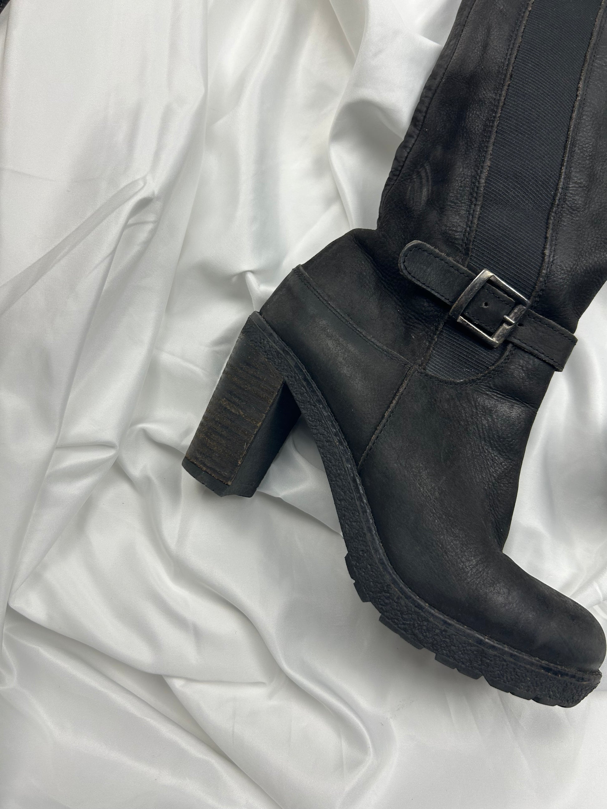 Black  knee high leather boots (37)