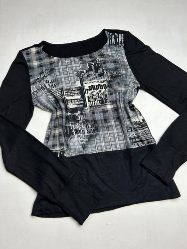 Black graphic print stretchy long sleeves top (S/M)