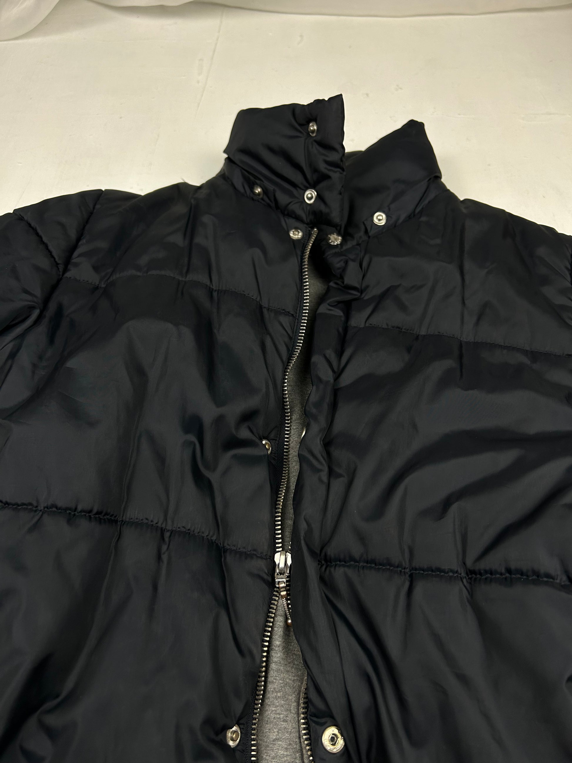 Black spell out logo puffer jacket (XS)