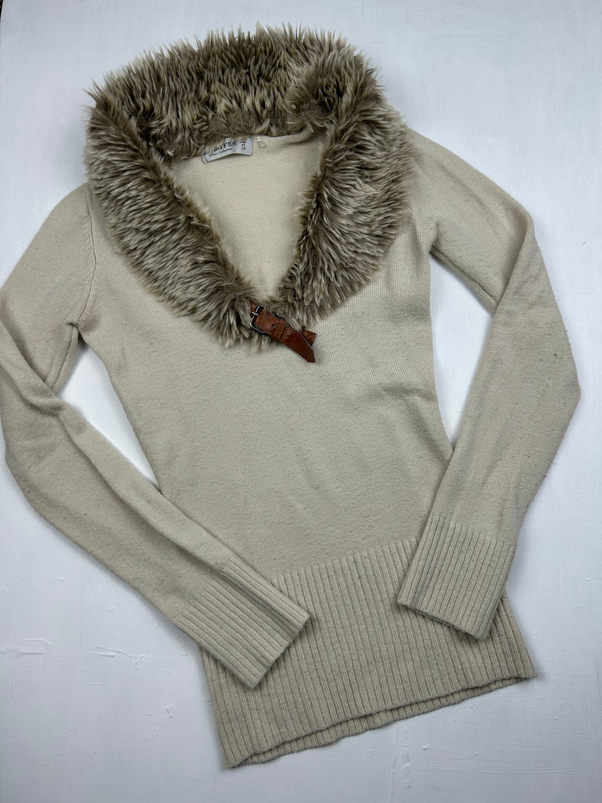 Beige faux fur neck jumper (S)