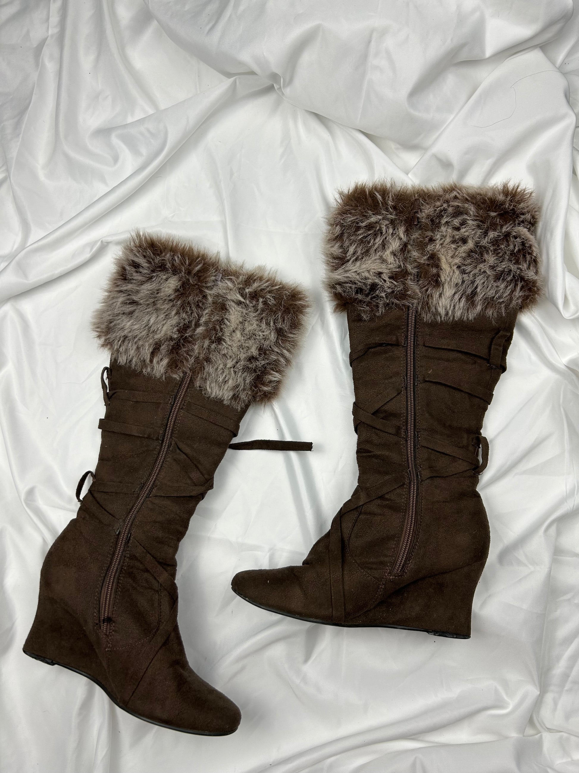 Brown  faux furs platforms knee high boots (37)