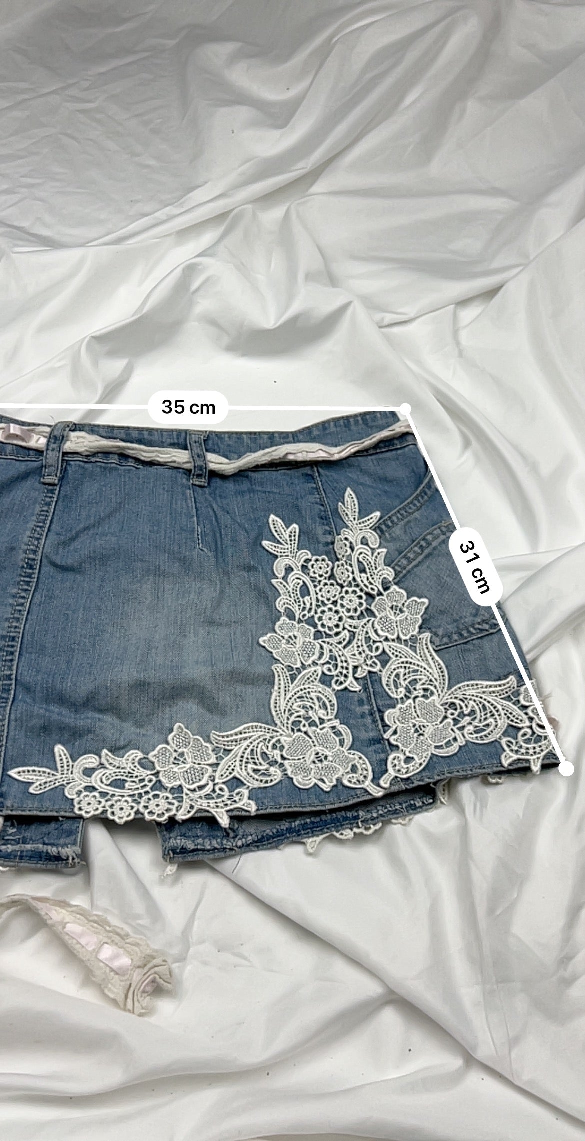 Blue denim embroidered lace low rise mini skirt (S)