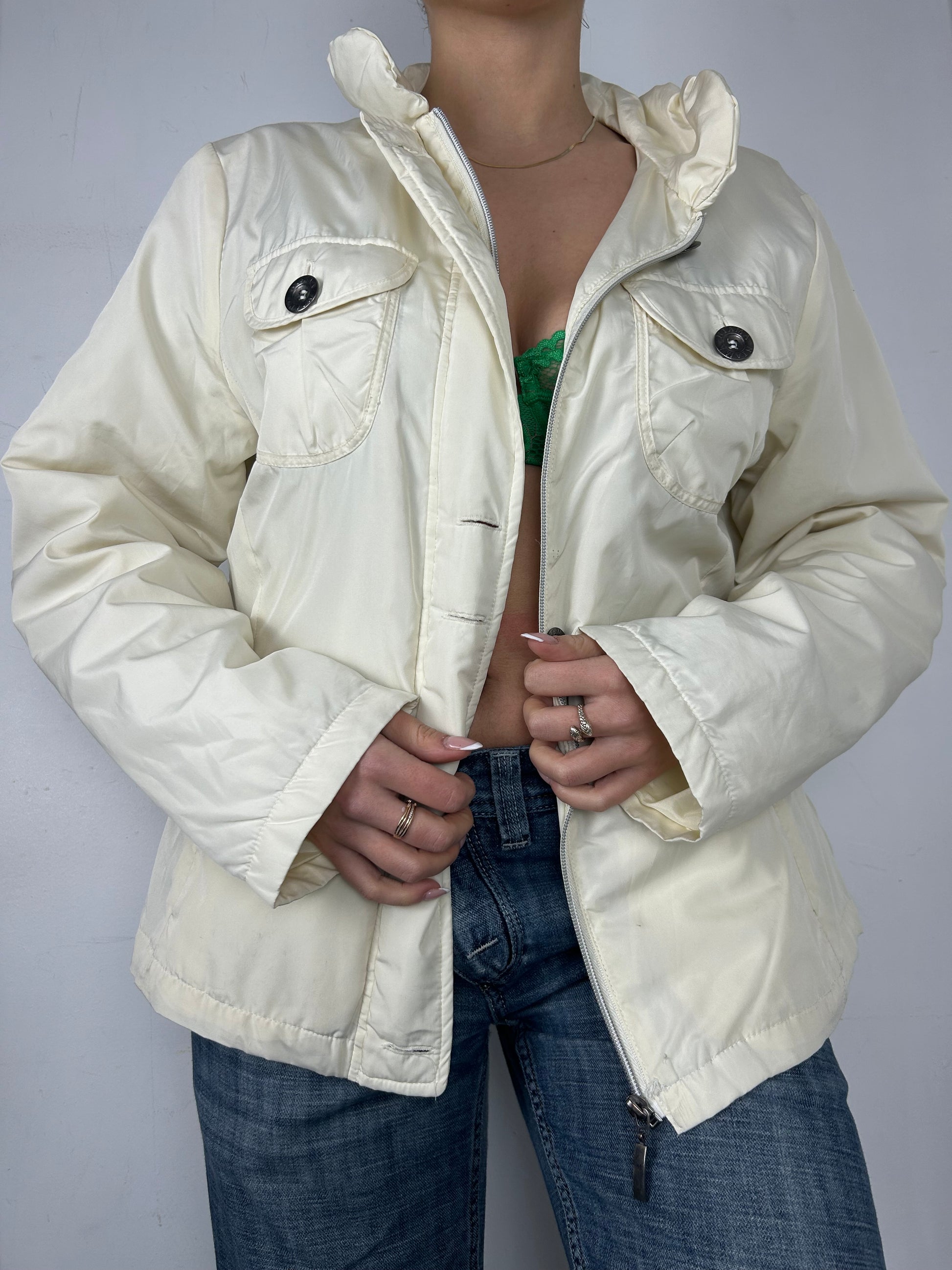 White cream puffer jacket (L)