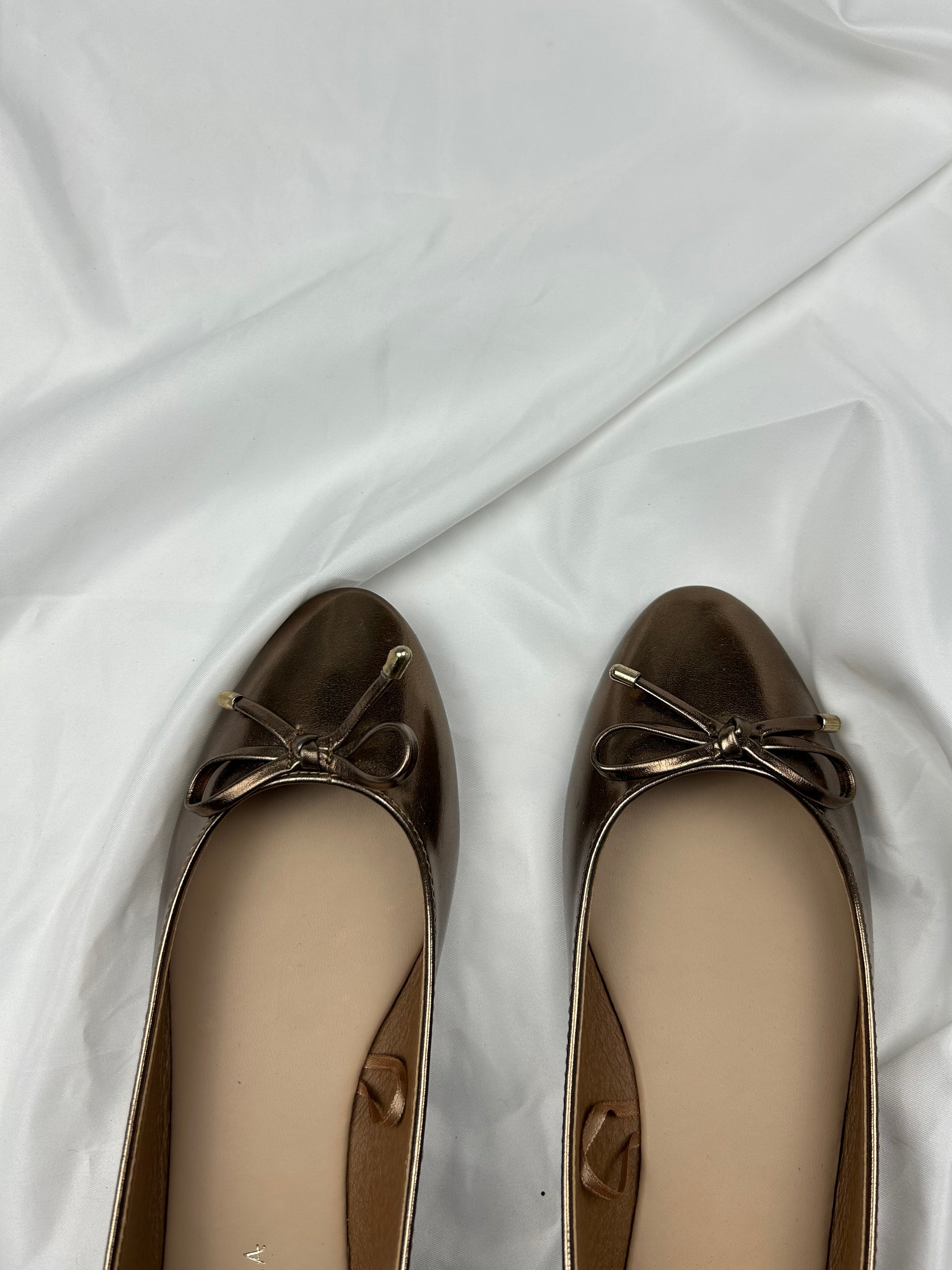 Gold brand new  pointed toes ballet shoes (38)