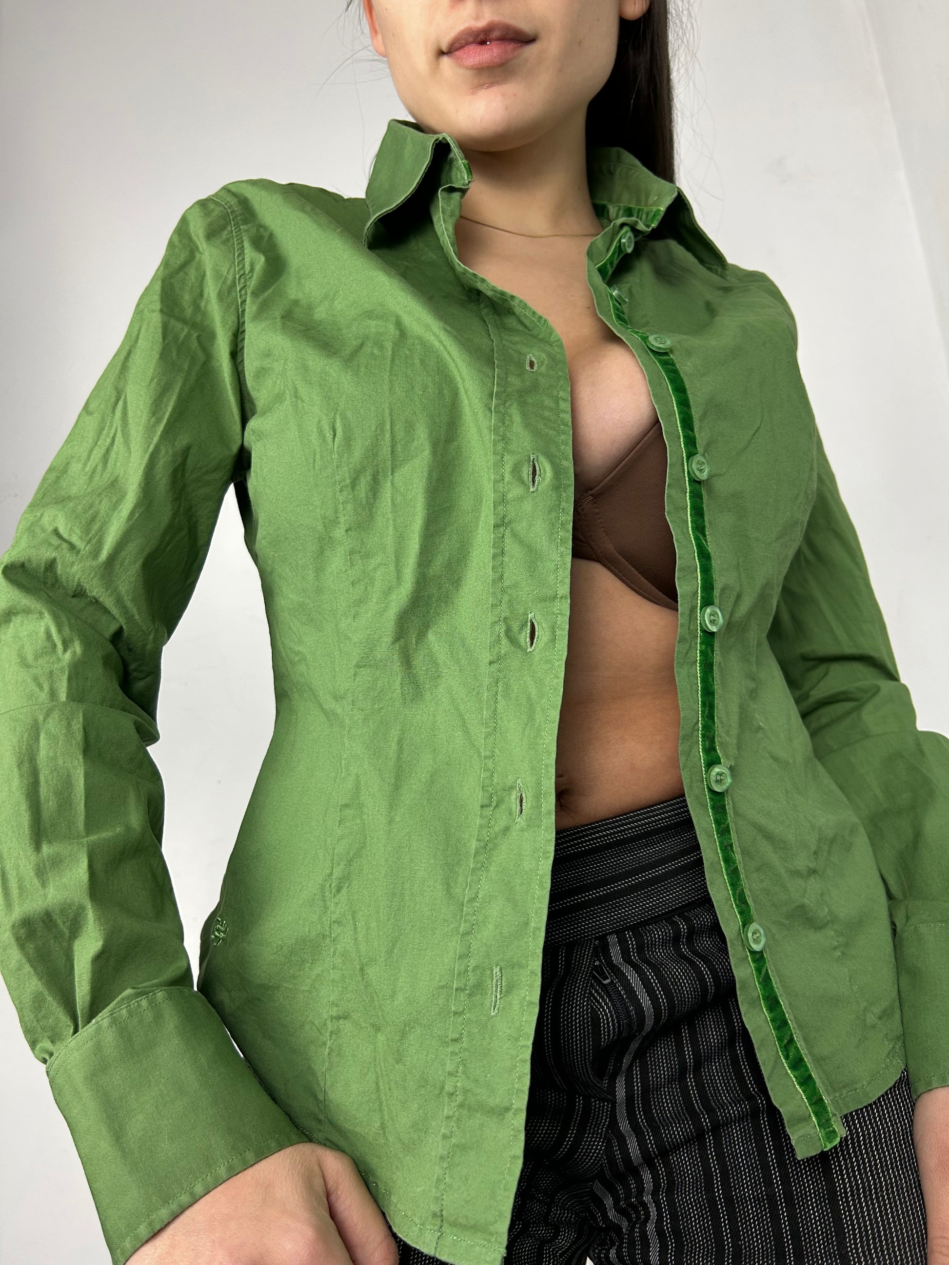 Green long sleeves shirt (M/L)