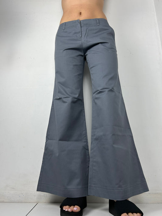 Grey low rise flare office pants (M)