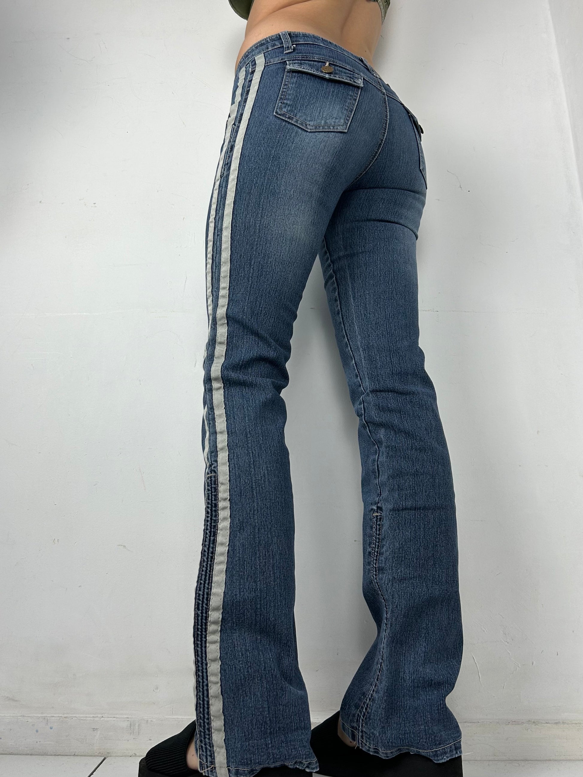 Blue denim low rise bootcut pants (S)