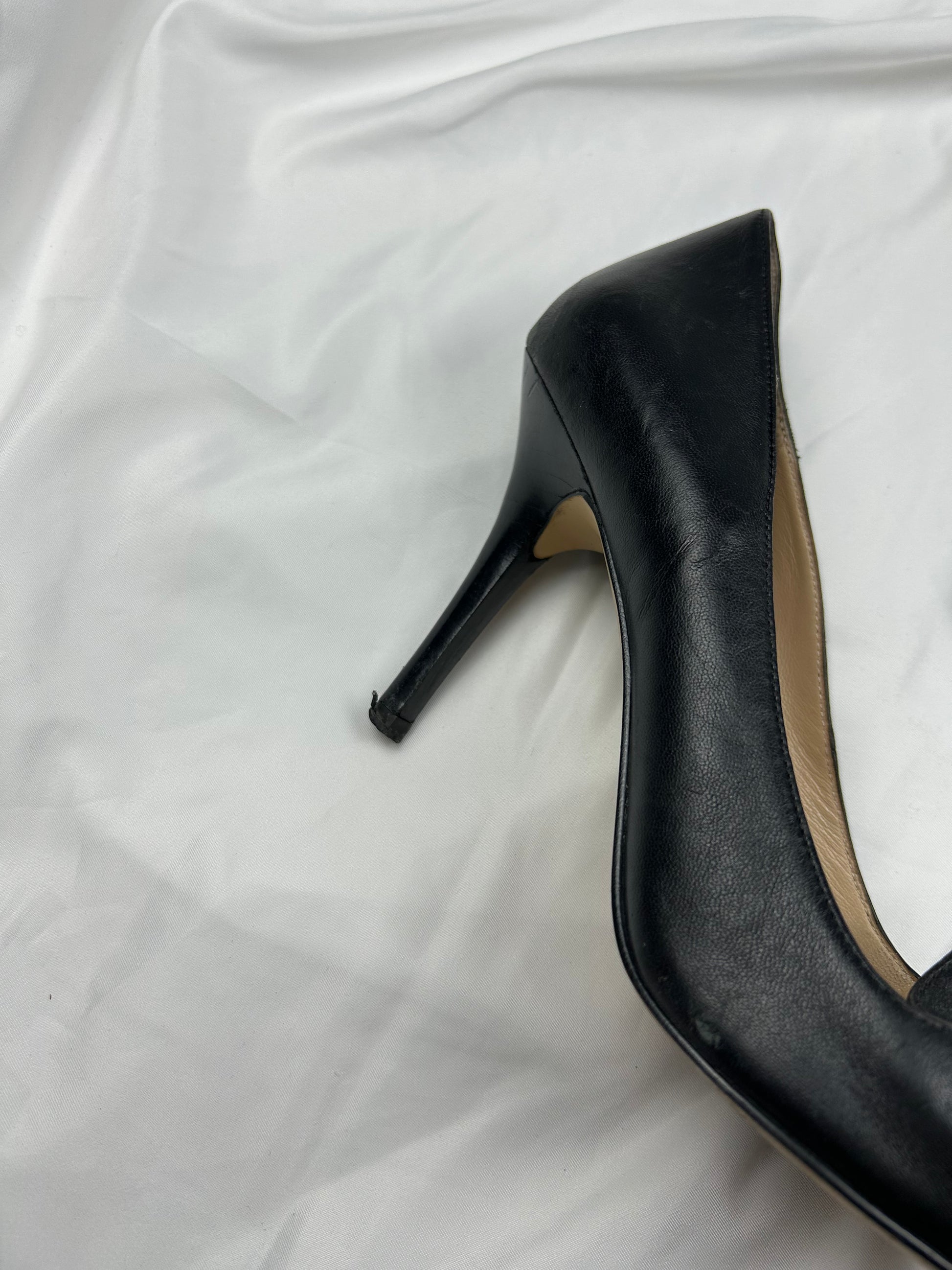 Black buckle logo pointed toes shoes (40)