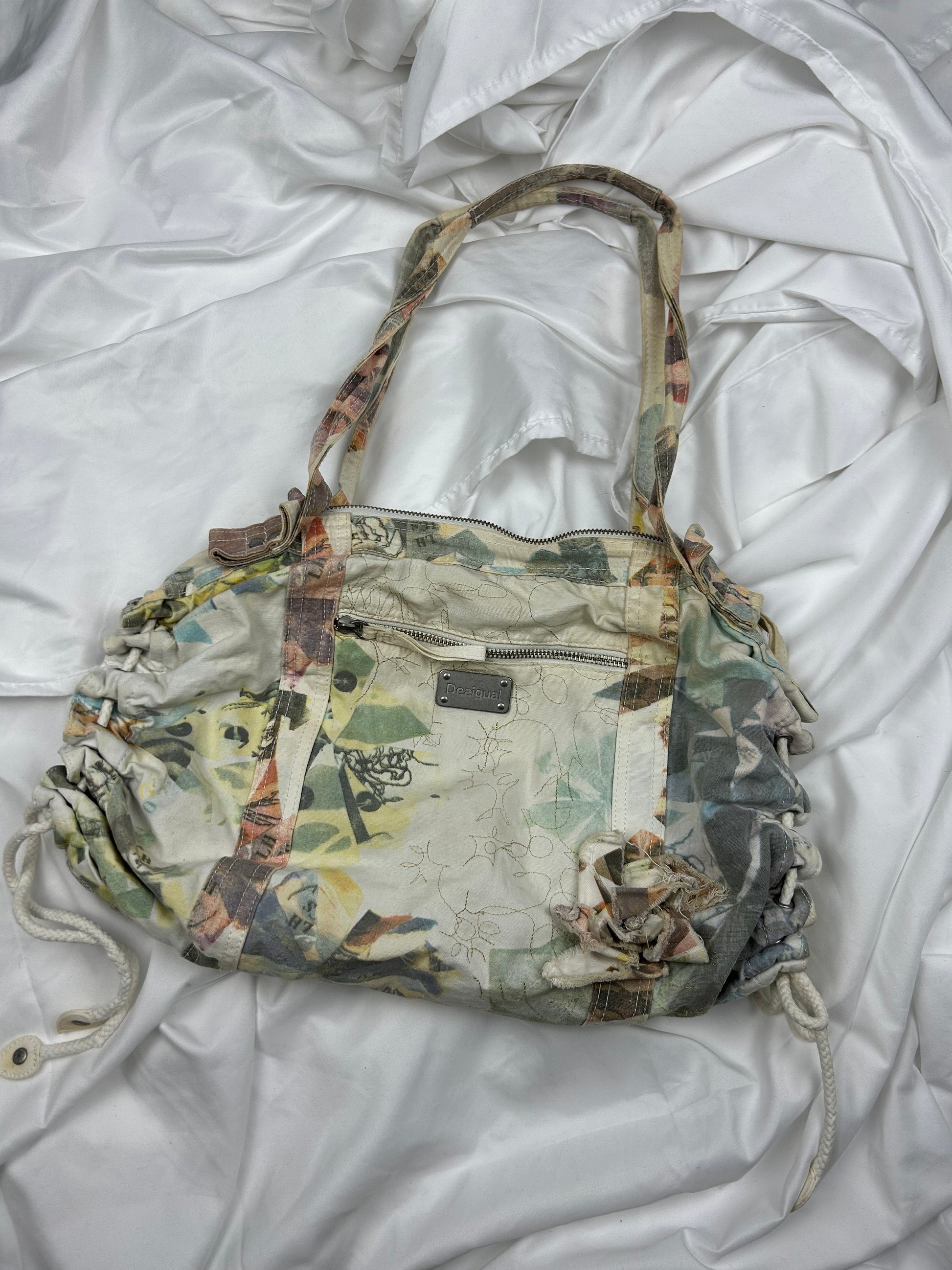 Cream floral print ruched  besace shoulder bag