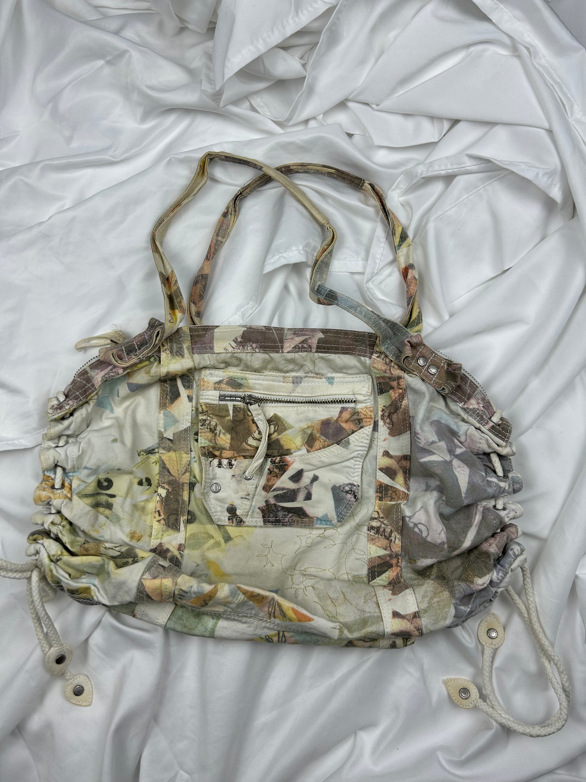 Cream floral print ruched  besace shoulder bag