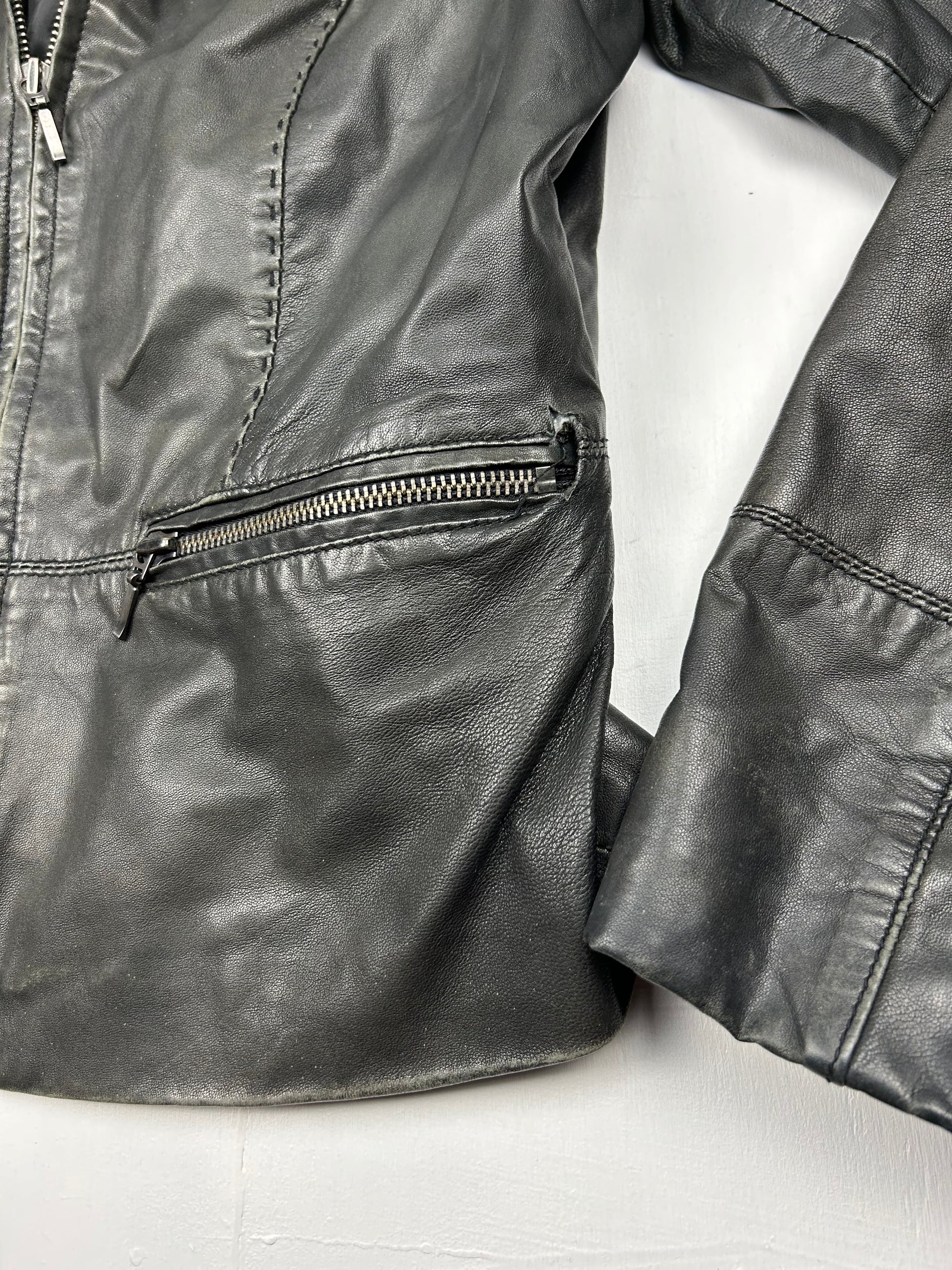 Brown 100% real leather zip up  biker  jacket (S/M)