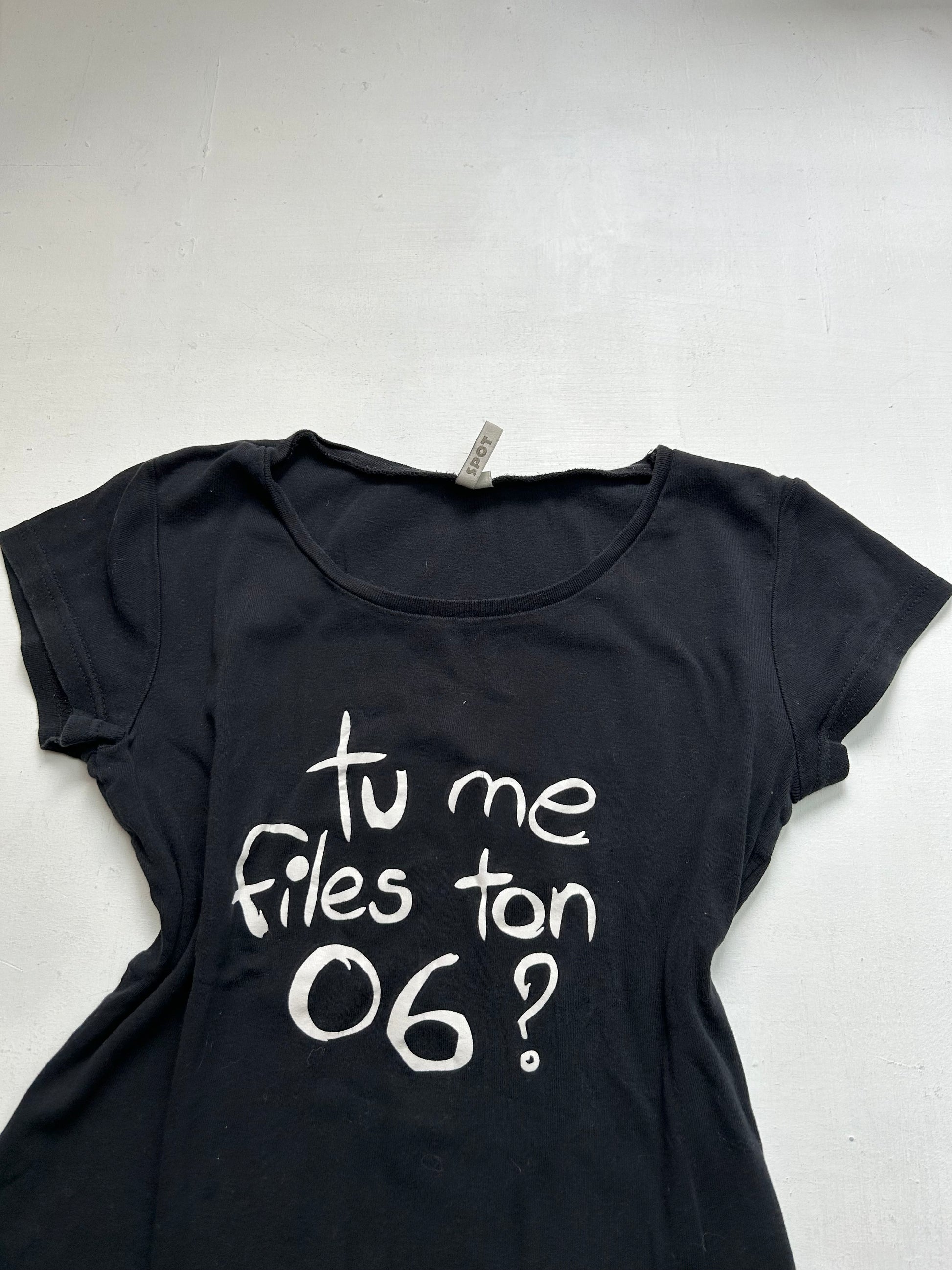 Black French text print tee (S/M)