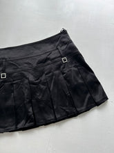 Load image into Gallery viewer, Black silk low rise mini pleated skirt 90s y2k vintage (M)