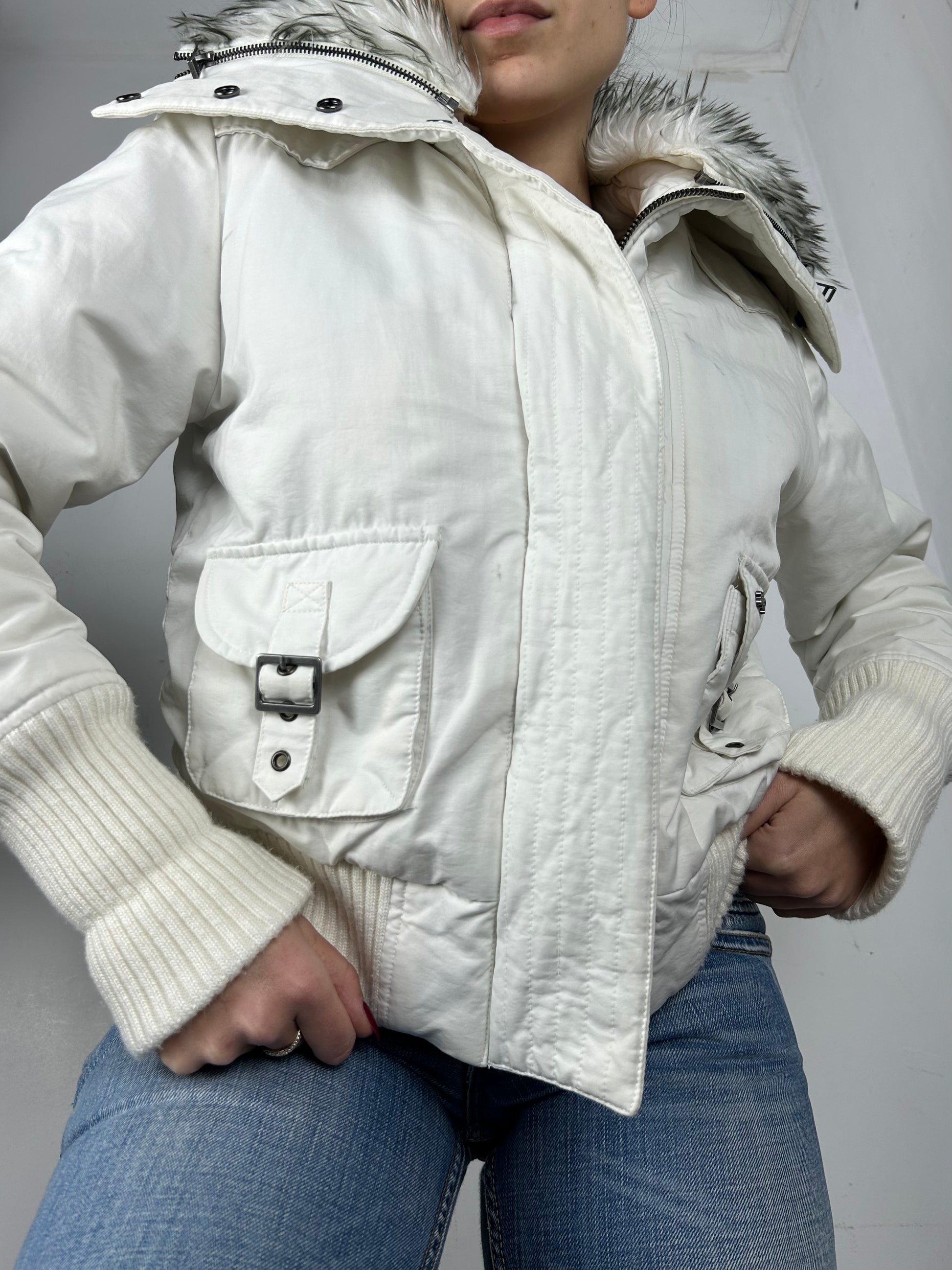 White zip up faux fur puffer biker jacket (M)