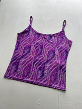 Load image into Gallery viewer, Purple graphic print cami top 90s y2k vintage (S/M)