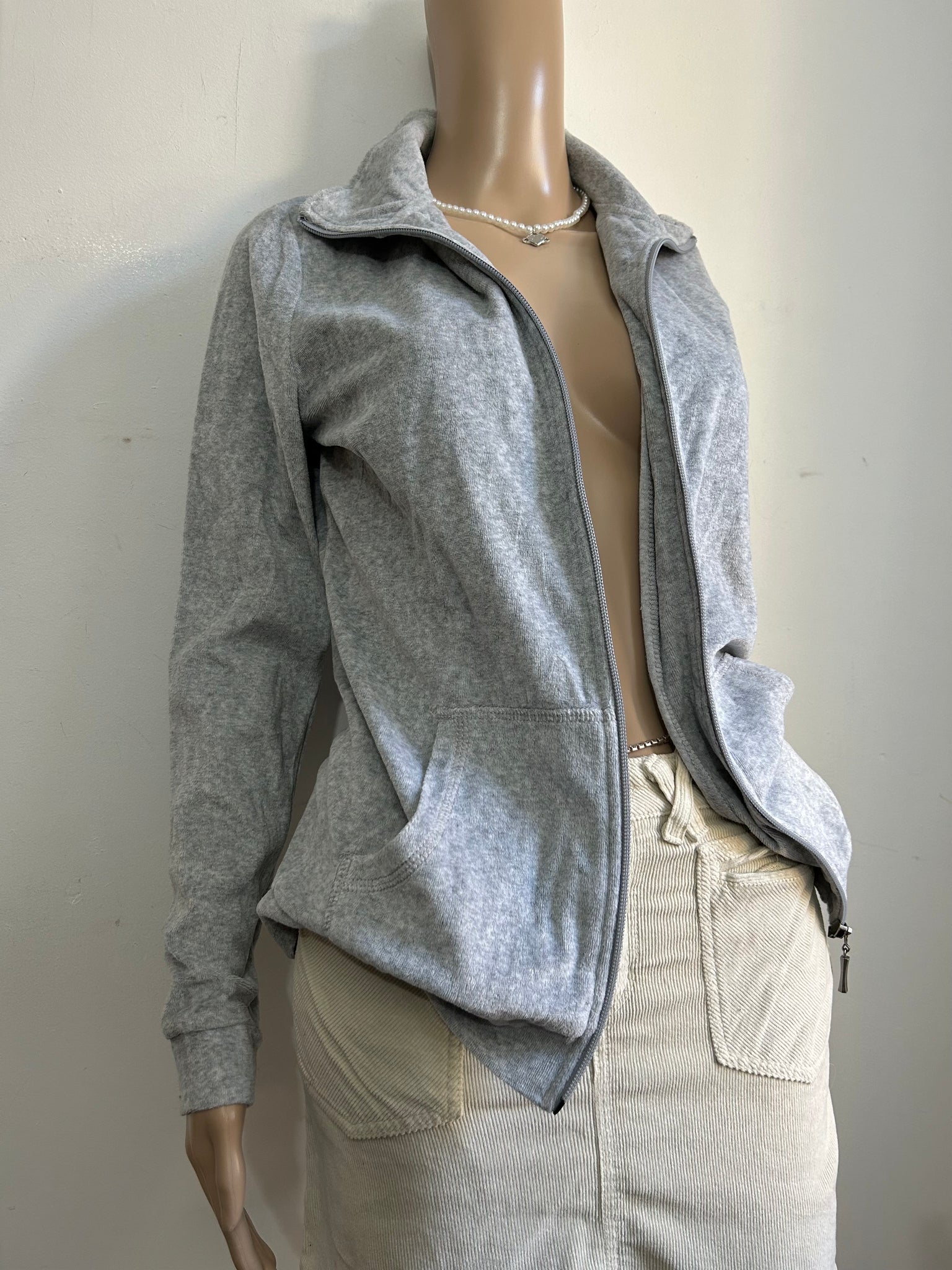 Grey zip up velvet hoodie sweatshirt y2k 90s vintage (S/M) – SK VINTAGE