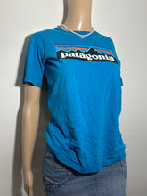 Load image into Gallery viewer, Patagonia y2k 90s y2k vintage logo tee (S/M)