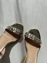 Load image into Gallery viewer, Open toe black gold &amp; rhinestones kitten heels (36)