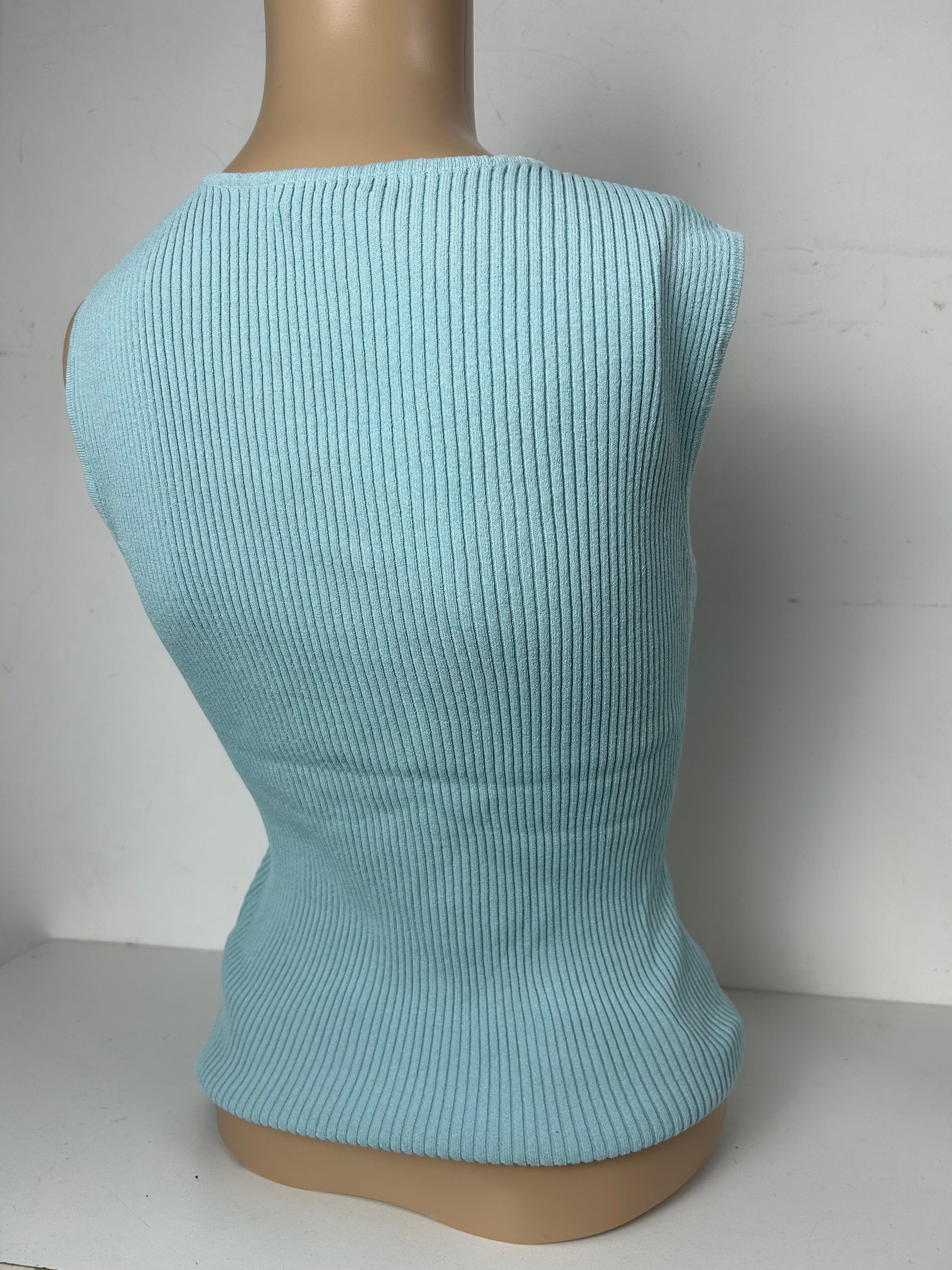 Blue ribbed flower appliqué knitted tank top (M)